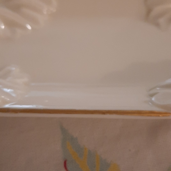 Beautiful Vintage dinnerware piece use for butter dish or Soap dish gold trim - Picture 5 of 8